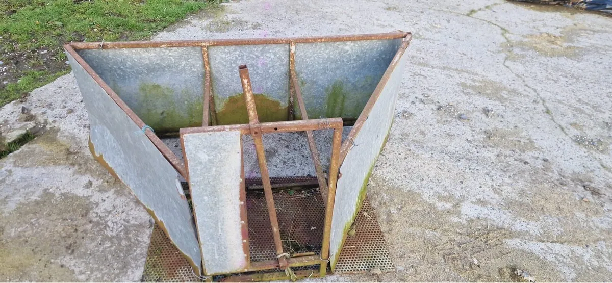 Lamb adoption unit perfect condition