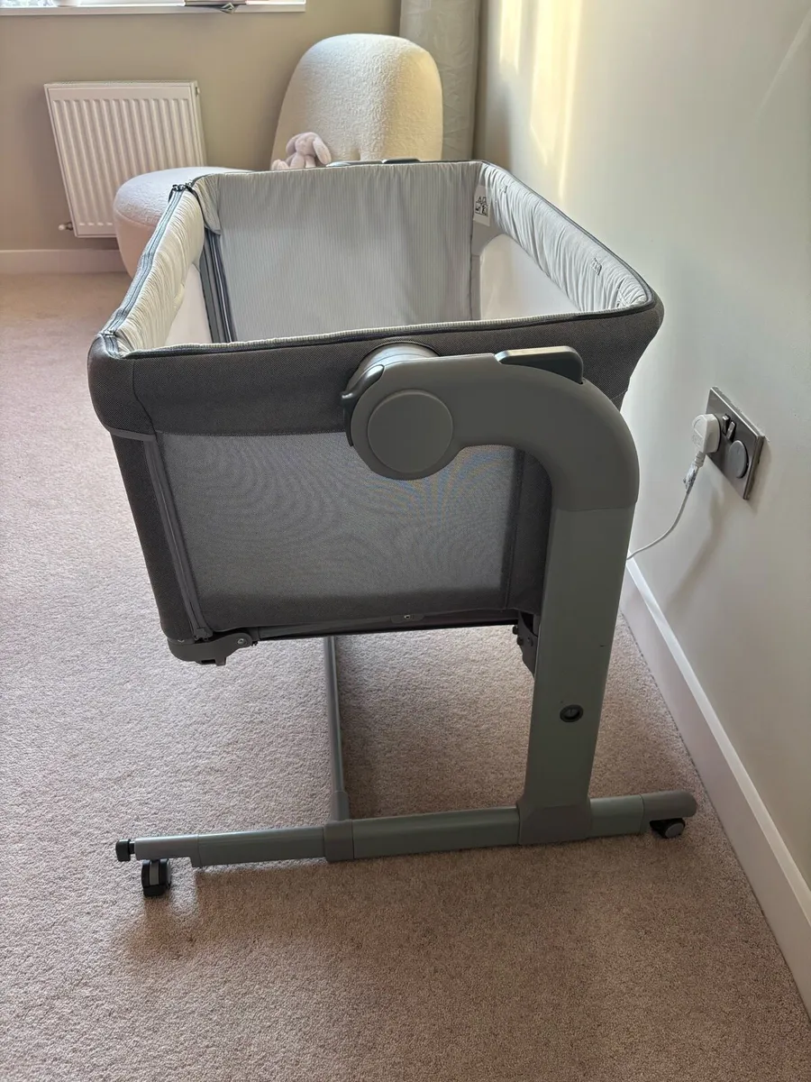 Chicco Next2Me bedside crib - Image 3