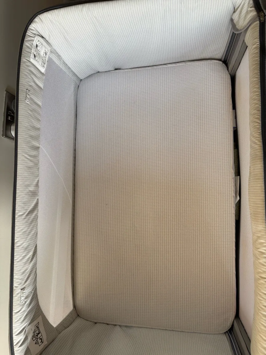 Chicco Next2Me bedside crib - Image 2