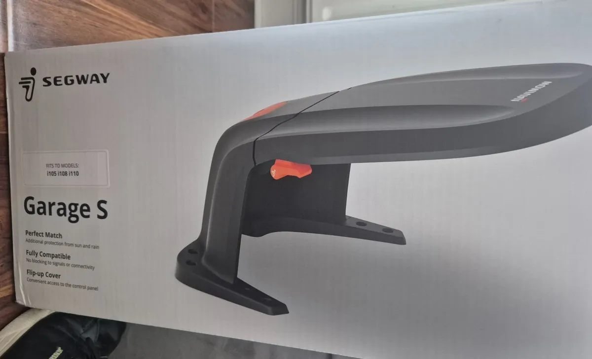 Robot lawn mower - Image 1