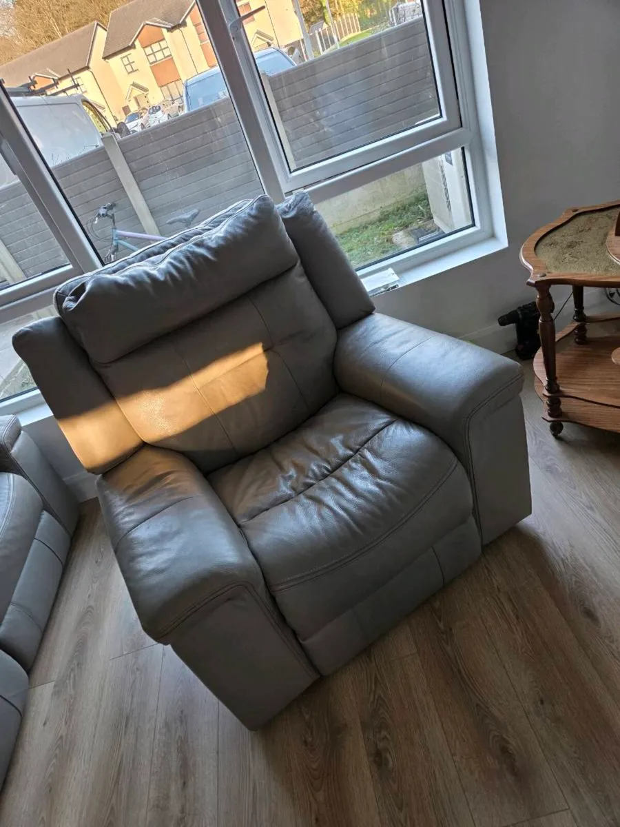 Italian Leather sofa - Image 1