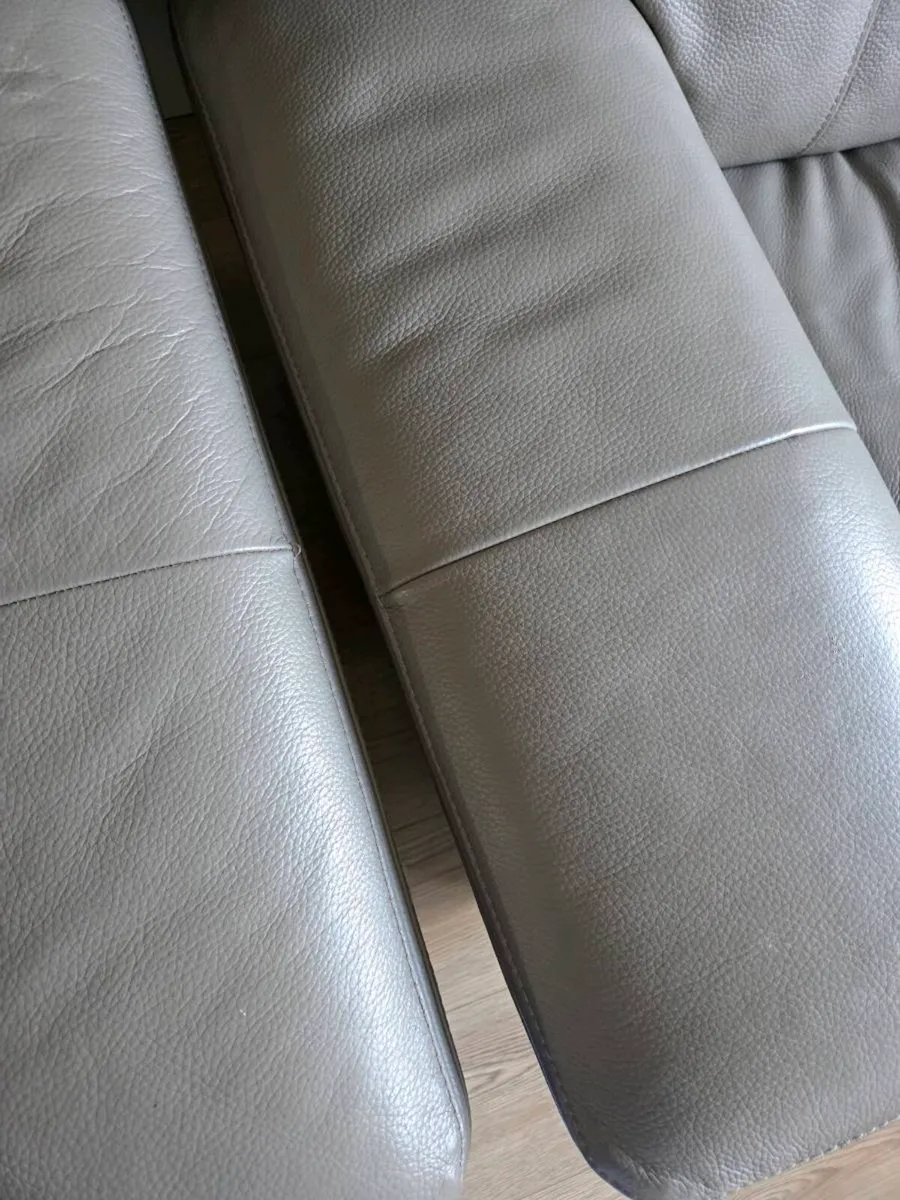 Italian Leather sofa - Image 4