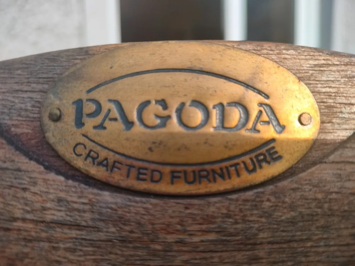 Garden dining table and chairs - Image 1