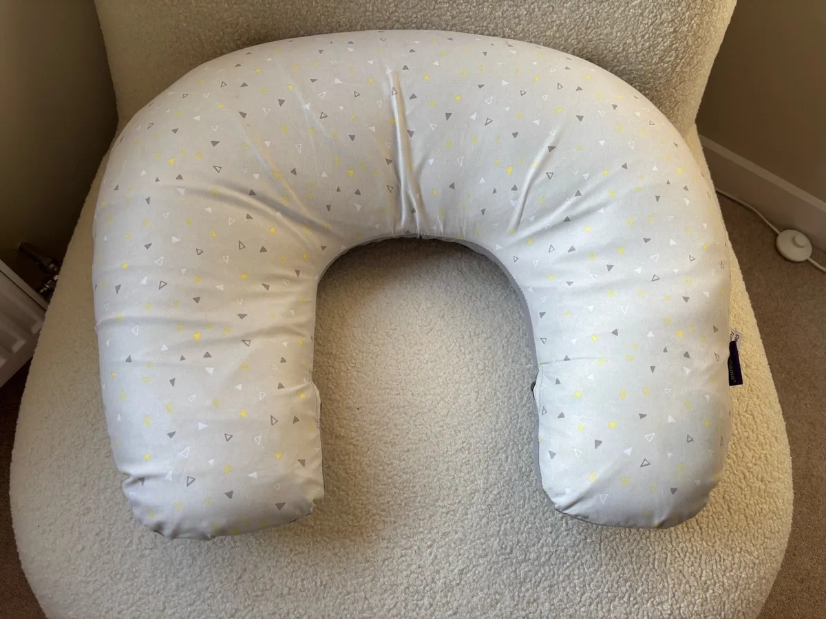 Clever Mama breastfeeding pillow - Image 1