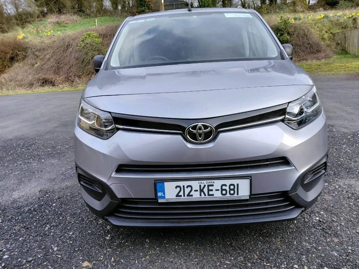 2021 toyota proace city 1.5 100 hp - Image 1
