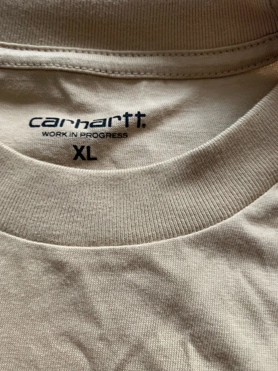 Carhartt t shirt new xl - Image 2