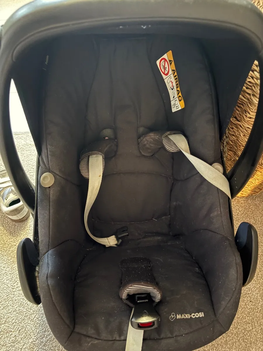 Car Seat and X2 Isofix - Image 1