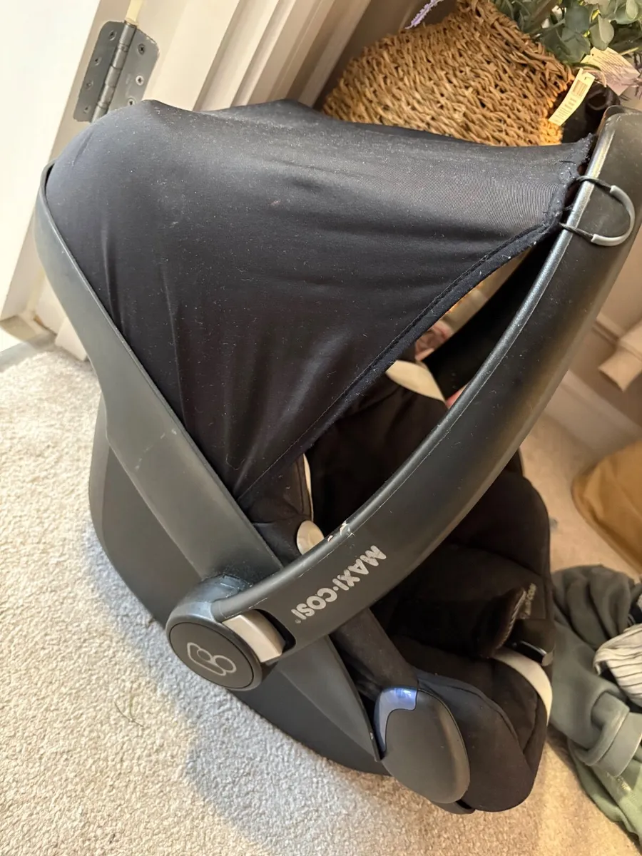 Car Seat and X2 Isofix - Image 2