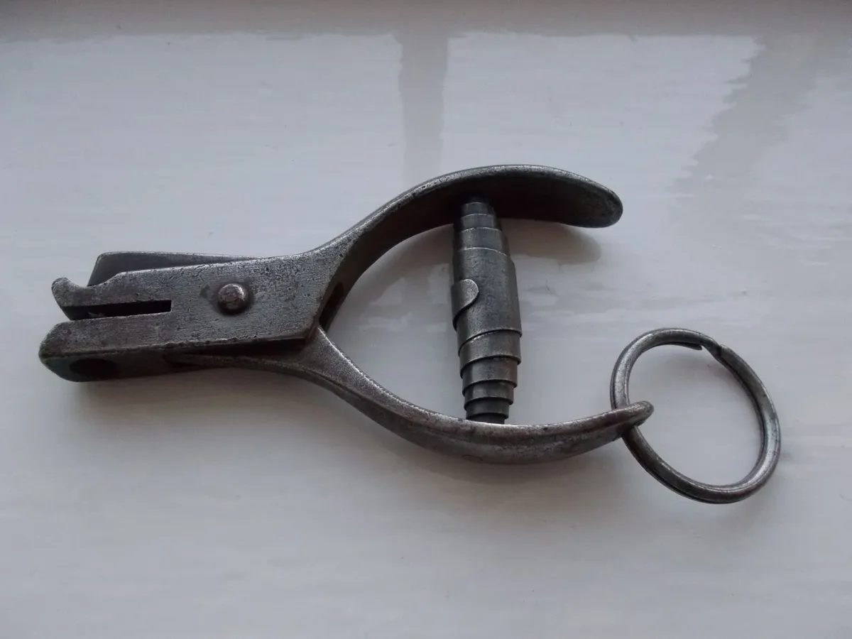 Howth Tram/Dublin Bus Ticket Puncher - Image 1