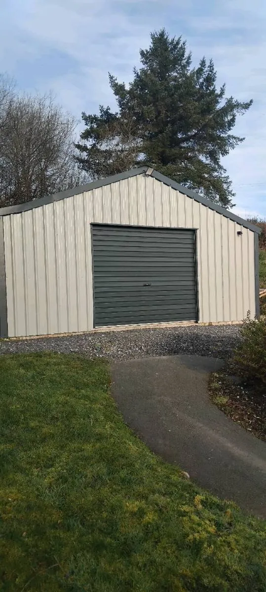 Steel tech shed with side space - Image 1