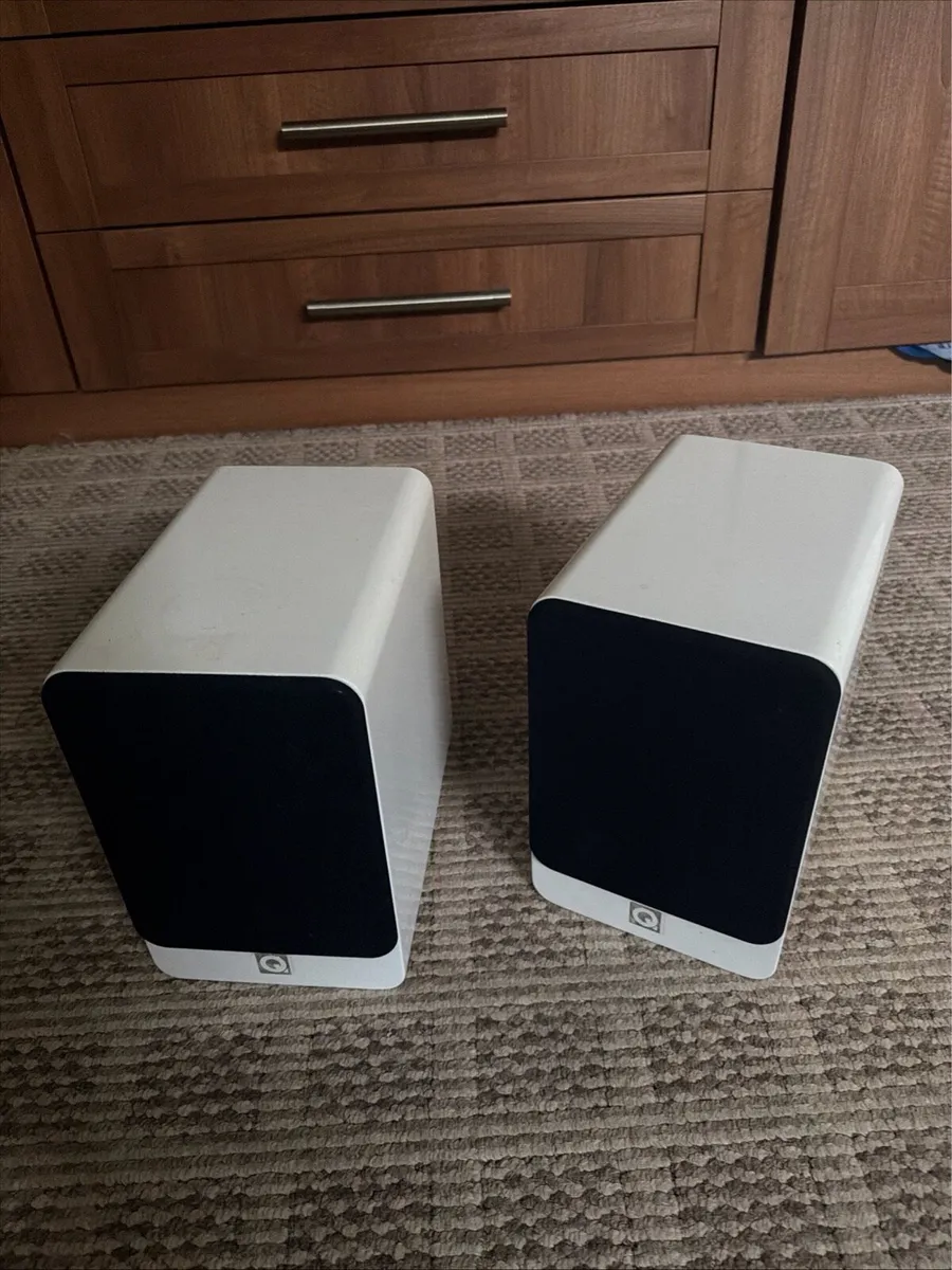 Q Acoustics Concept 20 Bookshelf Speakers (White) - Image 1