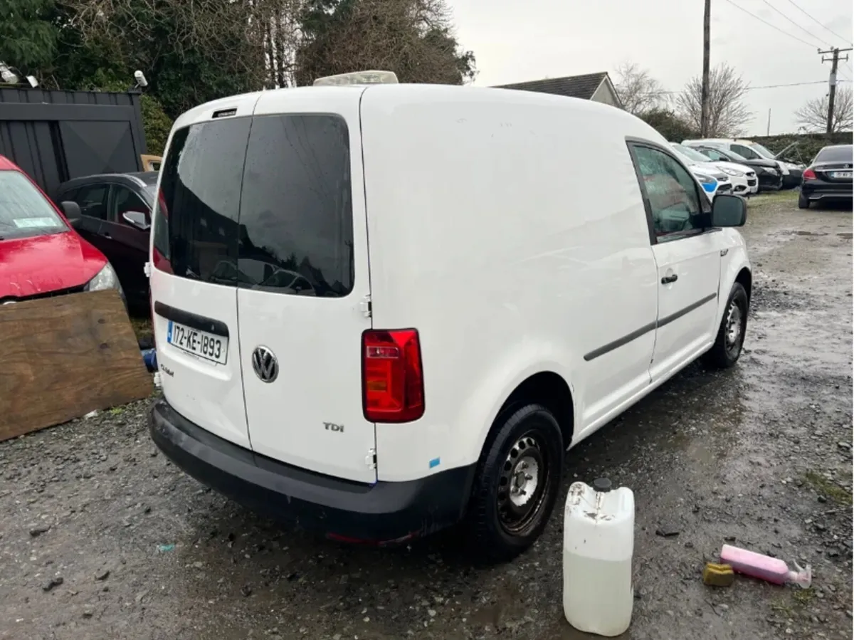2017 Vw Caddy 2.0 Tdi Driving - Image 4