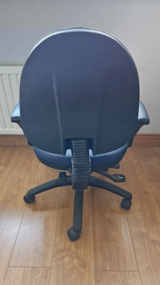 Office  chair - Image 3