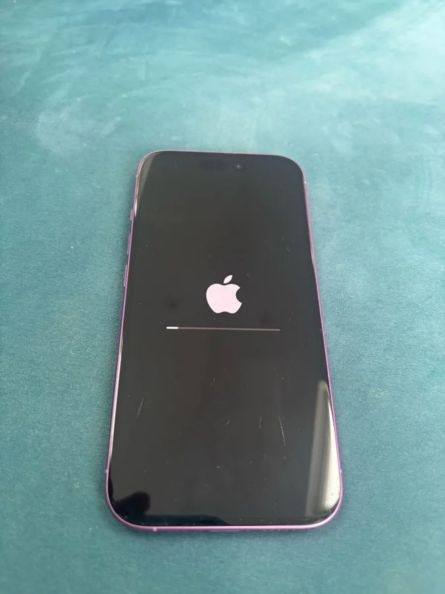 Pink iPhone 16 - Image 2