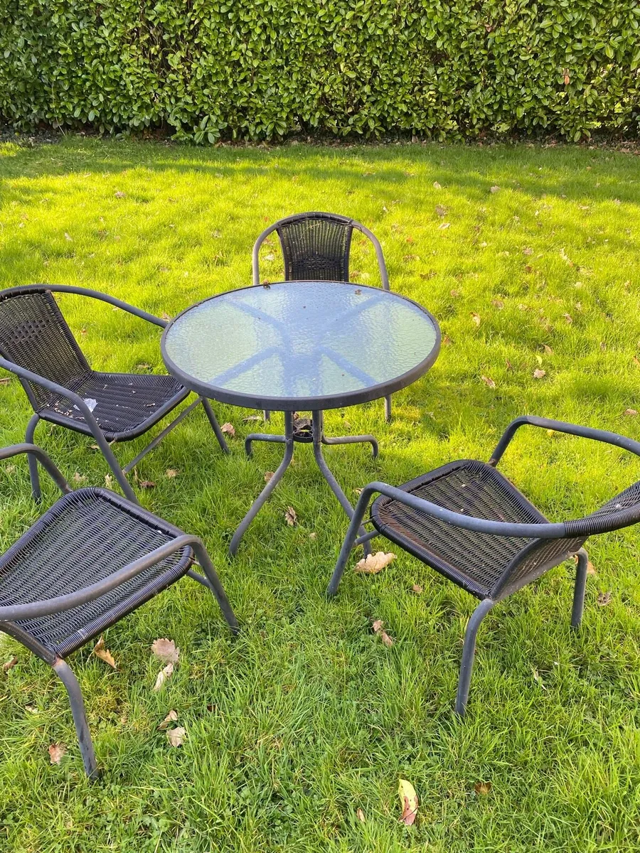 Garden table and chairs - Image 1