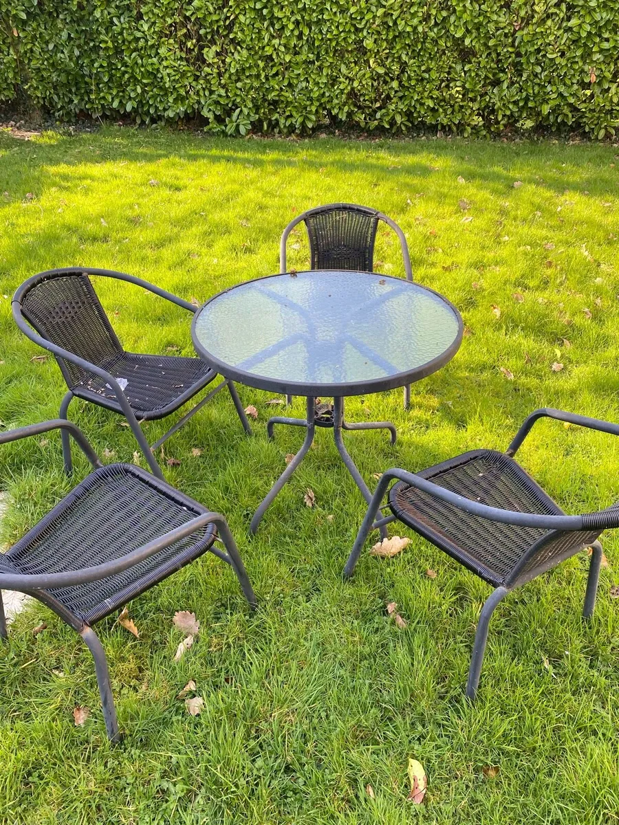 Garden table and chairs - Image 2