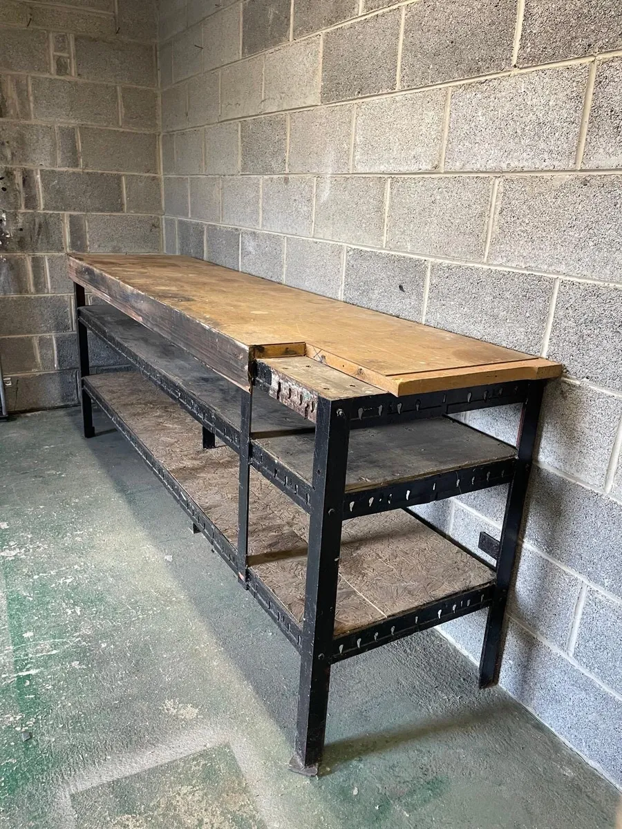 Work bench - Image 1