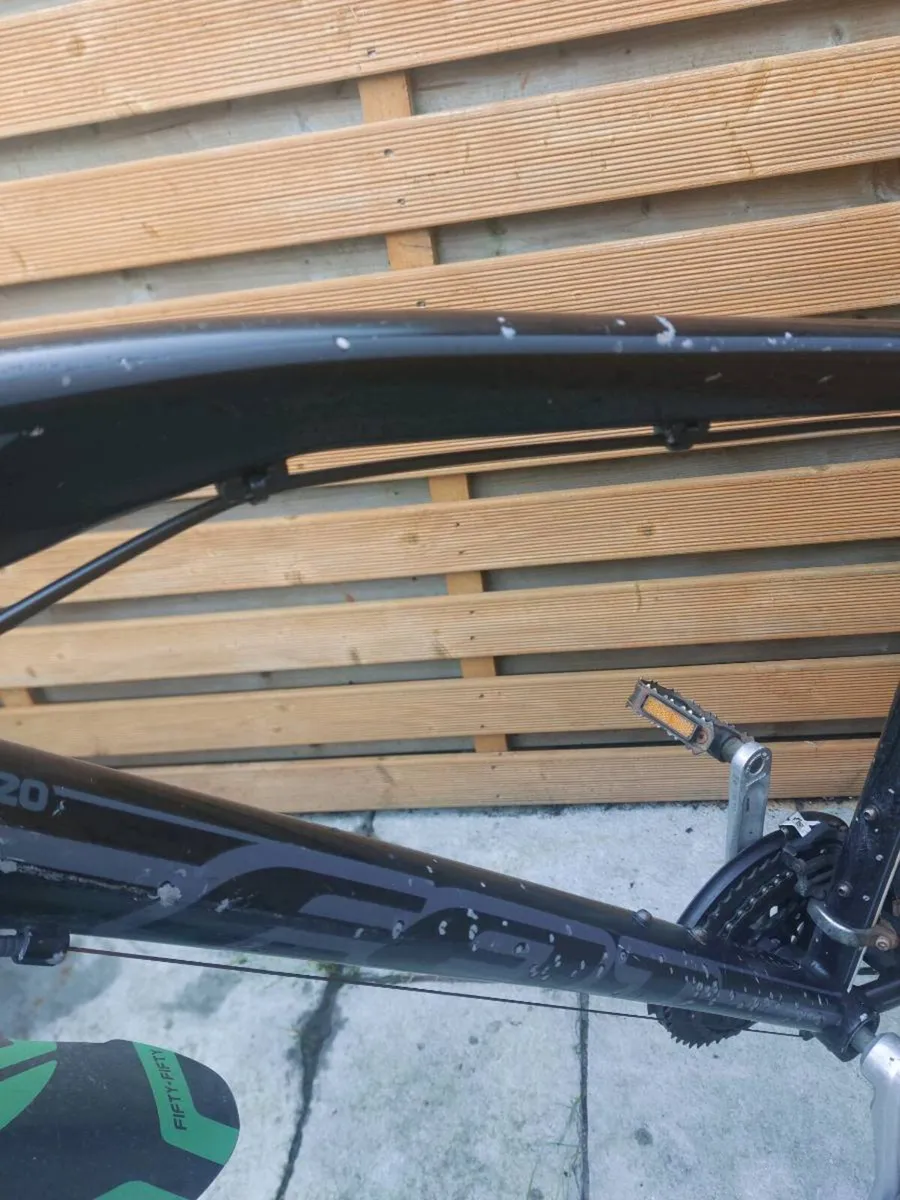 Felt Hybrid Bike – 700c – Disc Brakes - Image 4