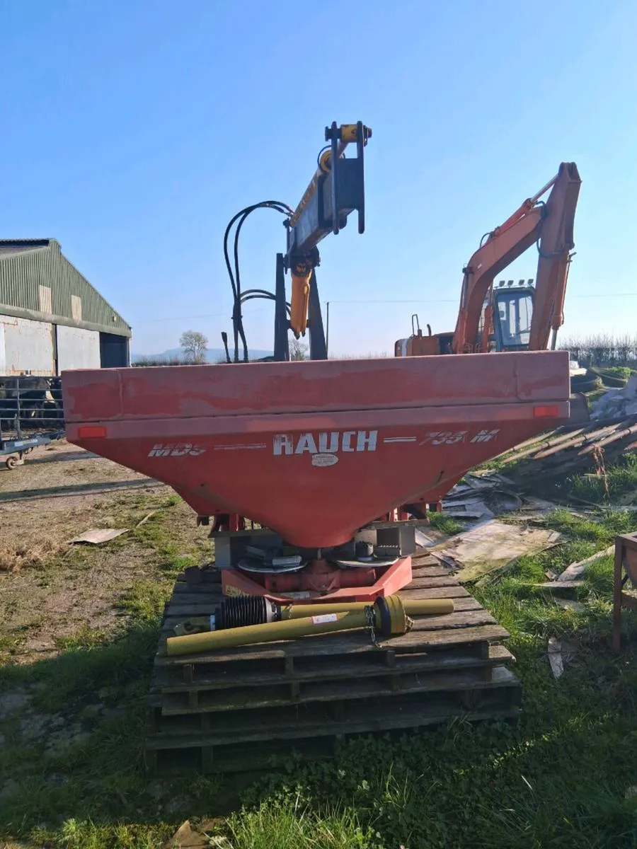 Fertiliser Spreader - Image 3