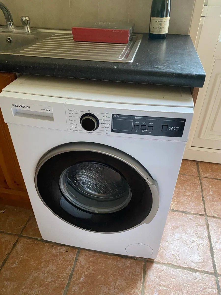 Washing machine - Image 1