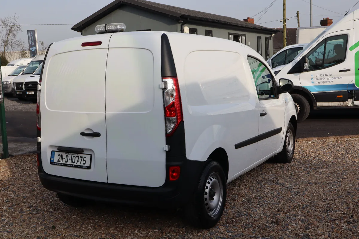 2021 RENAULT KANGOO - Image 4