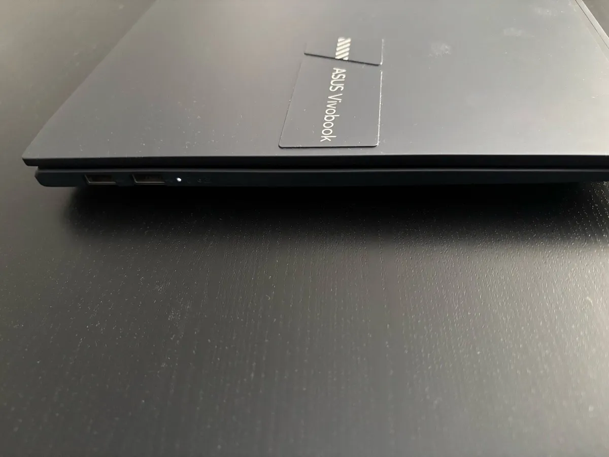 Asus Vivobook - Image 4