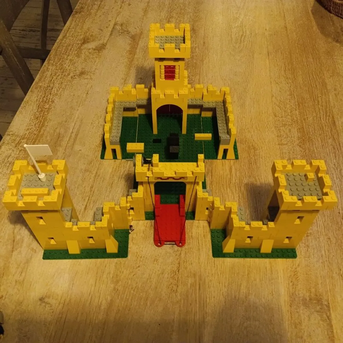 LEGO 375 castle - Image 2