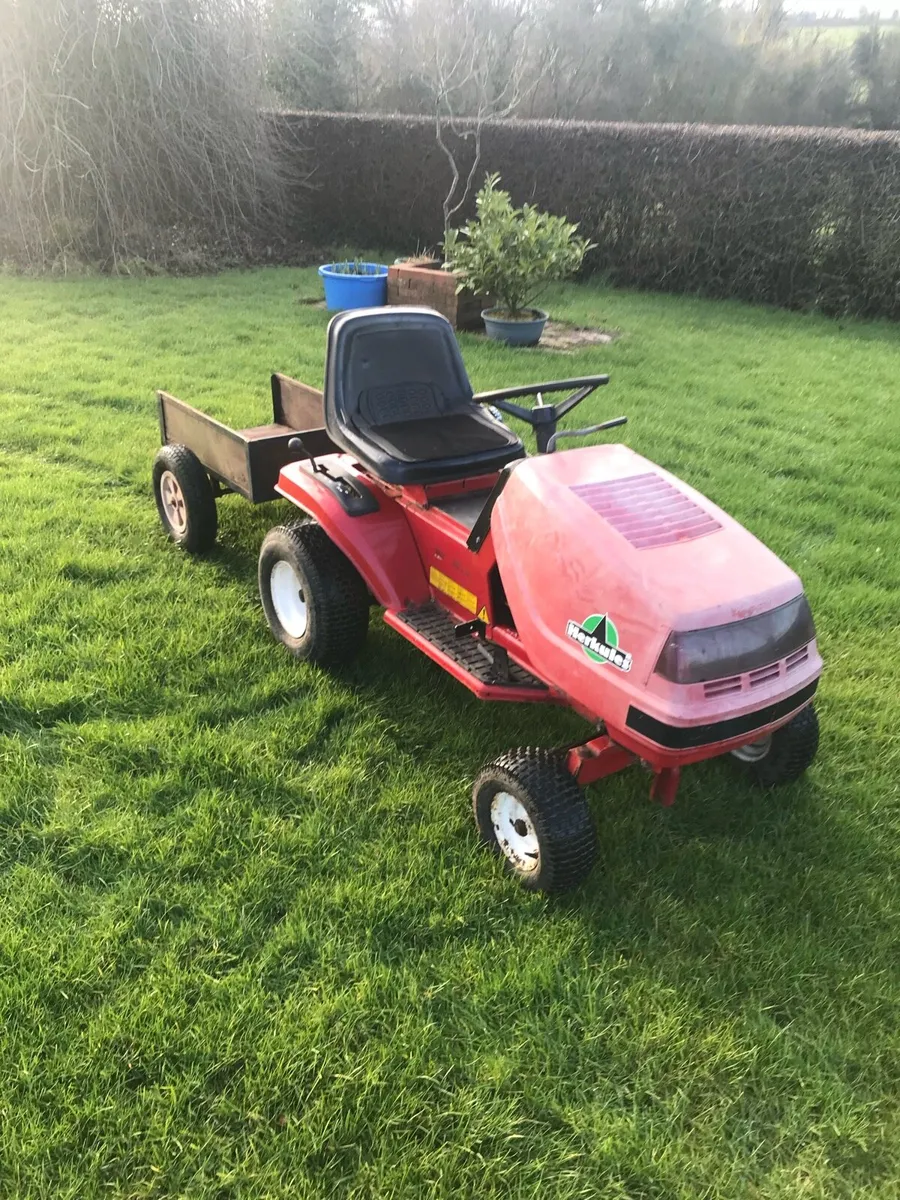 Lawn tractor - Image 3
