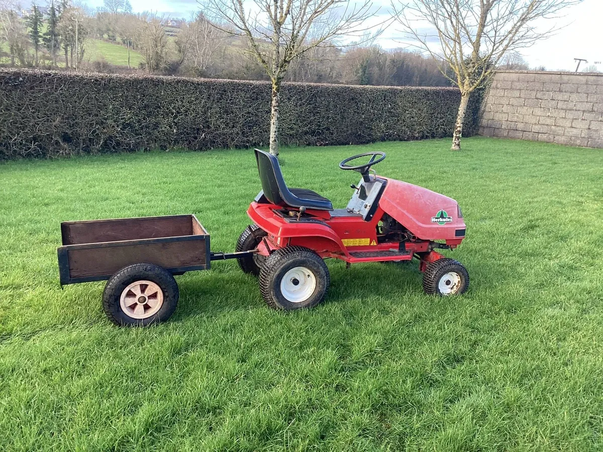Lawn tractor - Image 2