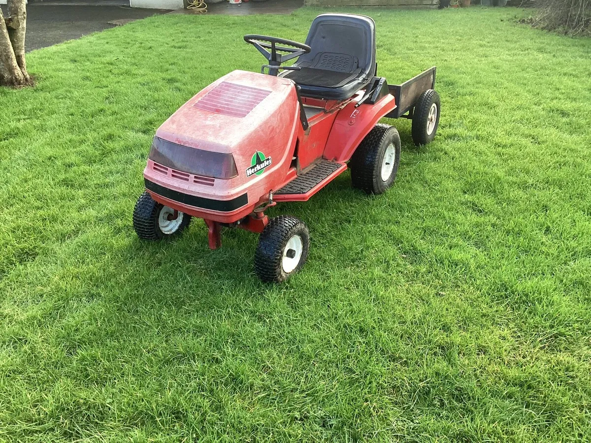 Lawn tractor - Image 4