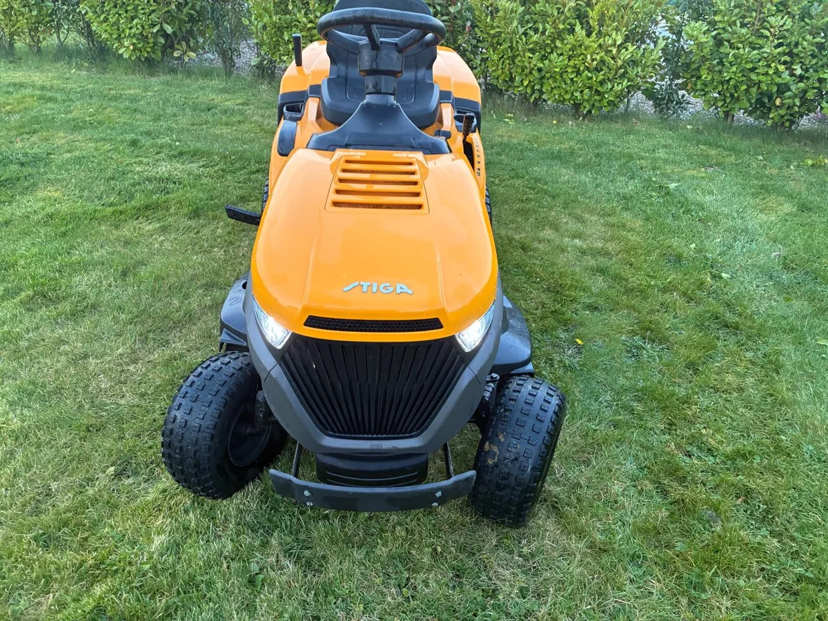 Ride on Lawnmower - Image 1