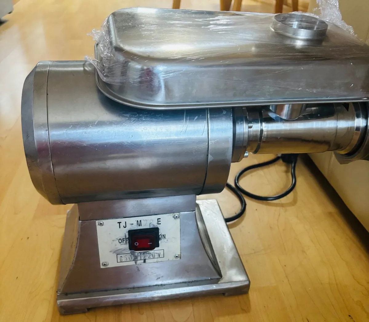 Electric meat grinder - Image 1