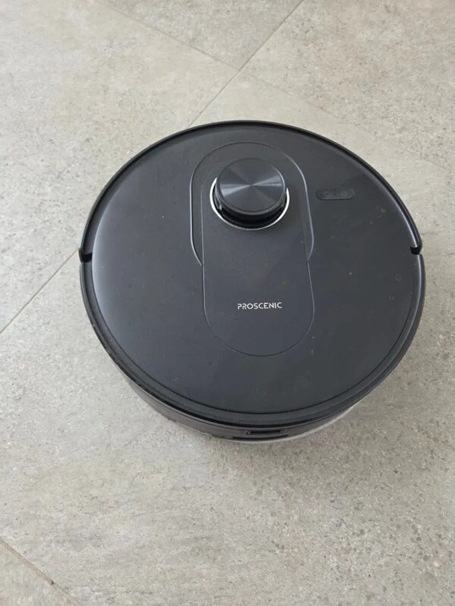 Pro-Scenic Q8 robot vacuum - Image 1