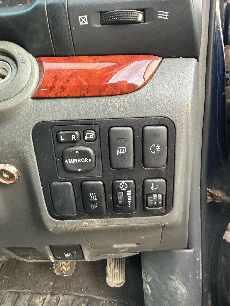 5 seat landcruiser - Image 4