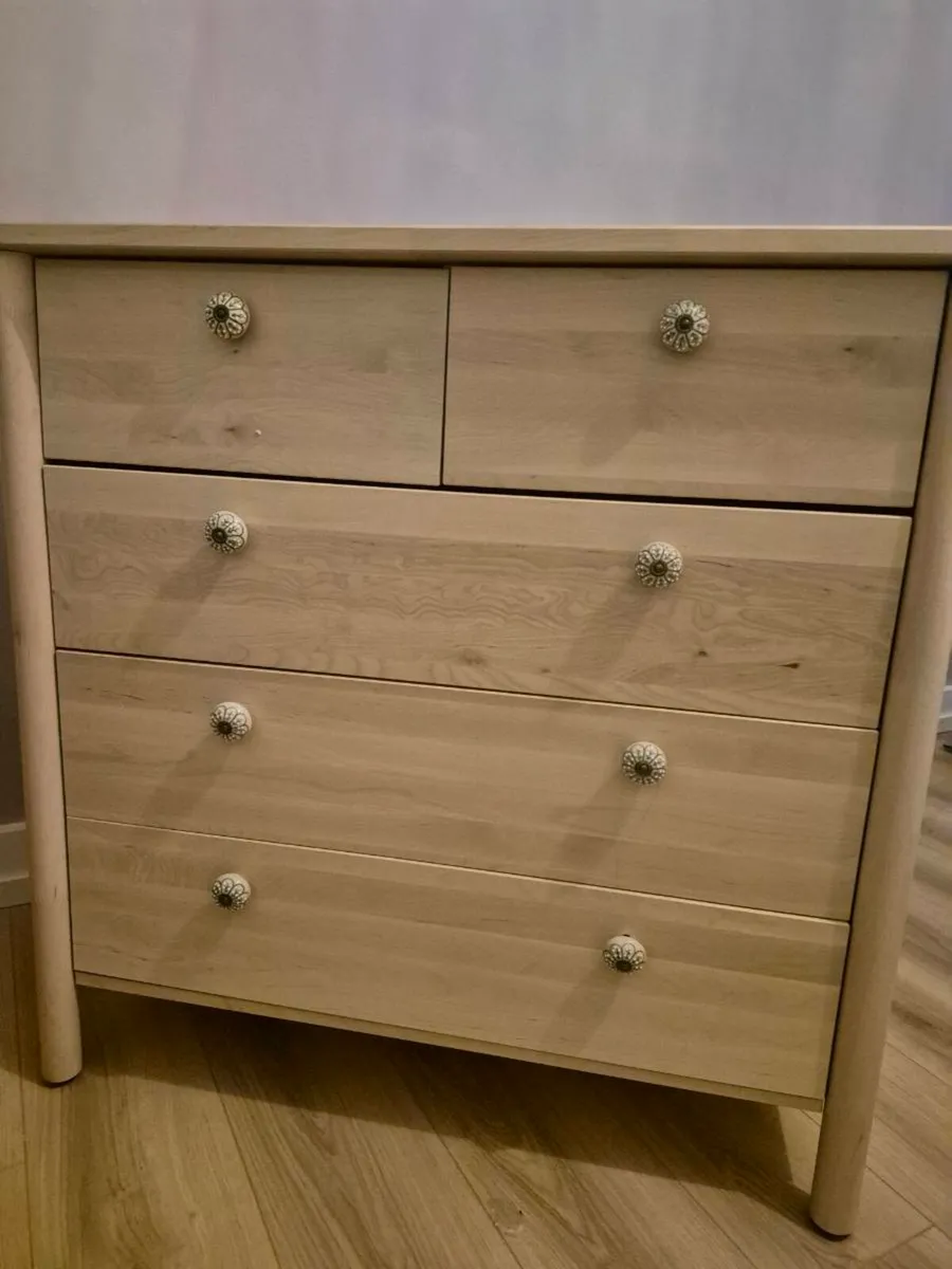 Chest of drawer - Image 1