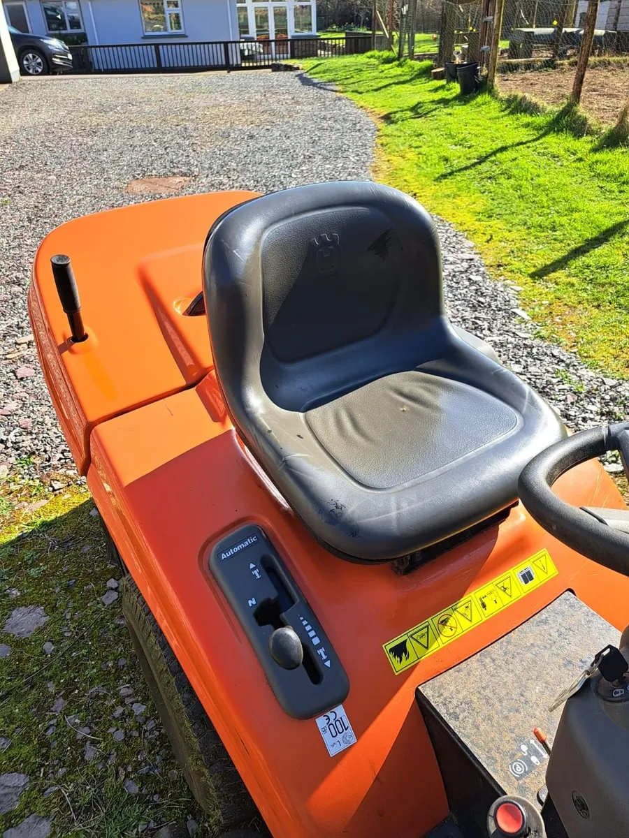 Ride on mower - Image 2