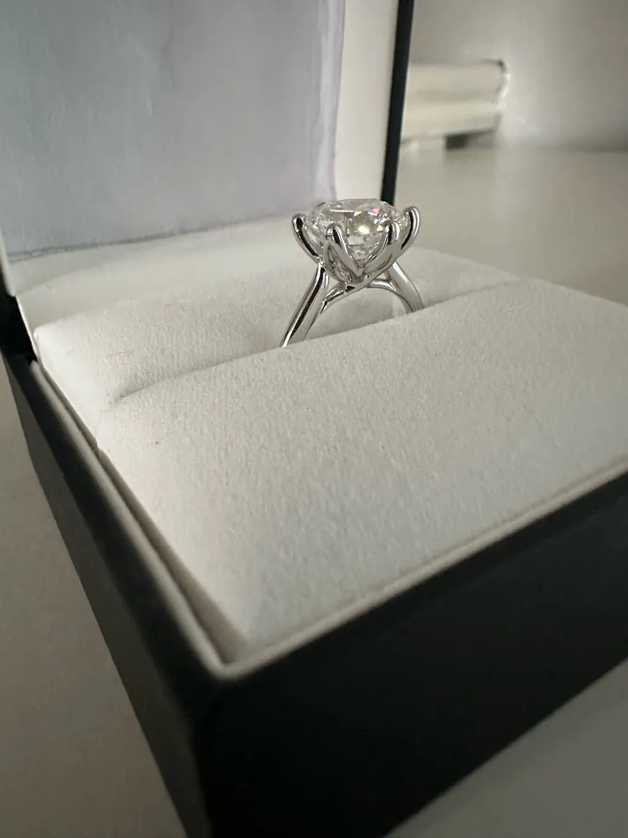 4.50 CARAT Lab-Diamond Ring 💍 - Image 4
