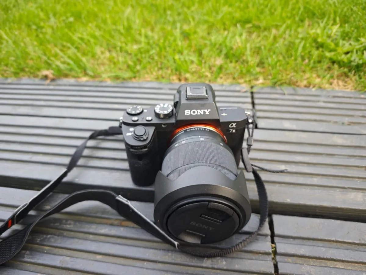 Sony Alpha A7 II Camera+ FE 28-70mm Kit Lens - Image 4