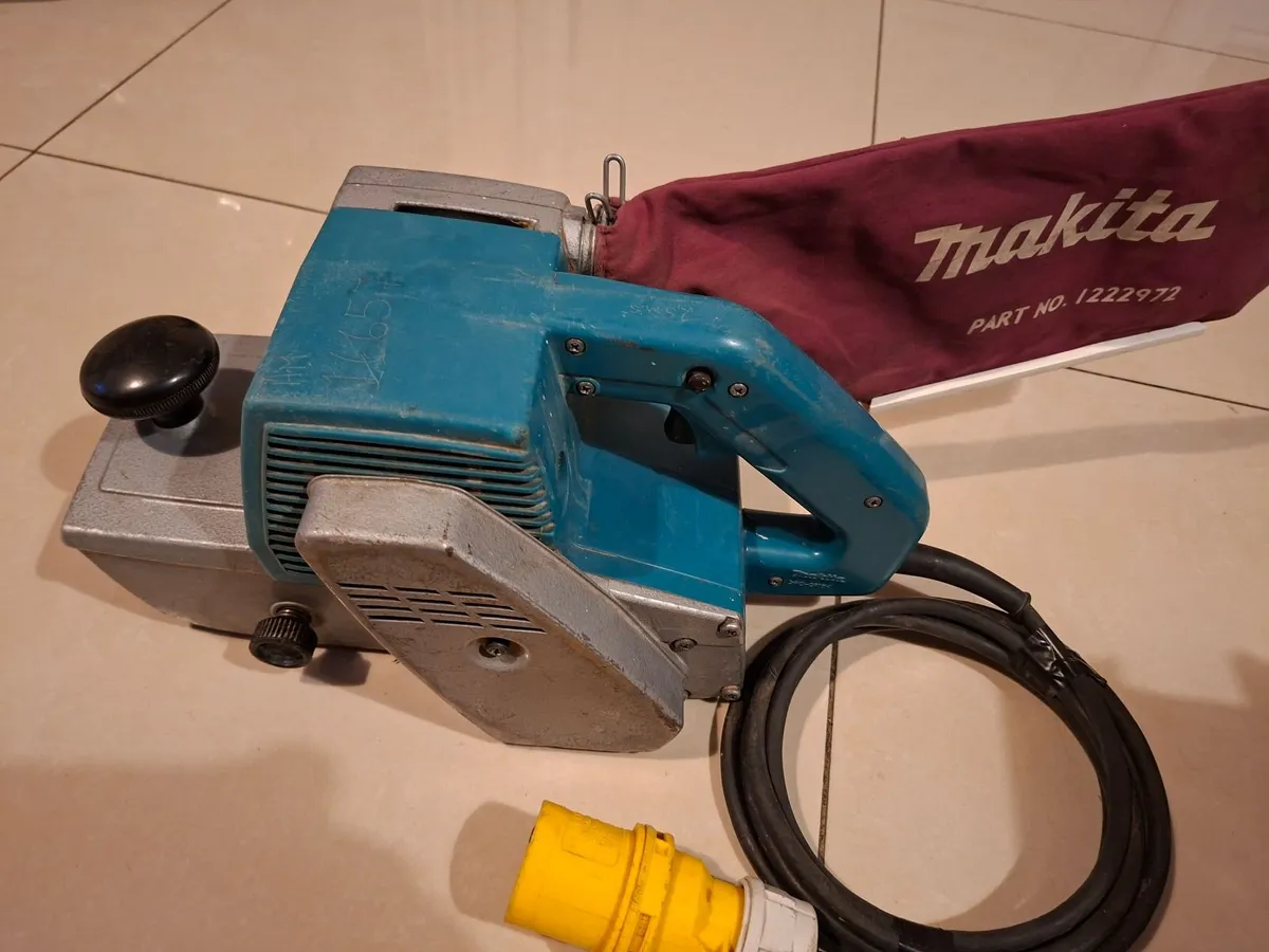 Makita 9401 Belt Sander 110v - Image 1
