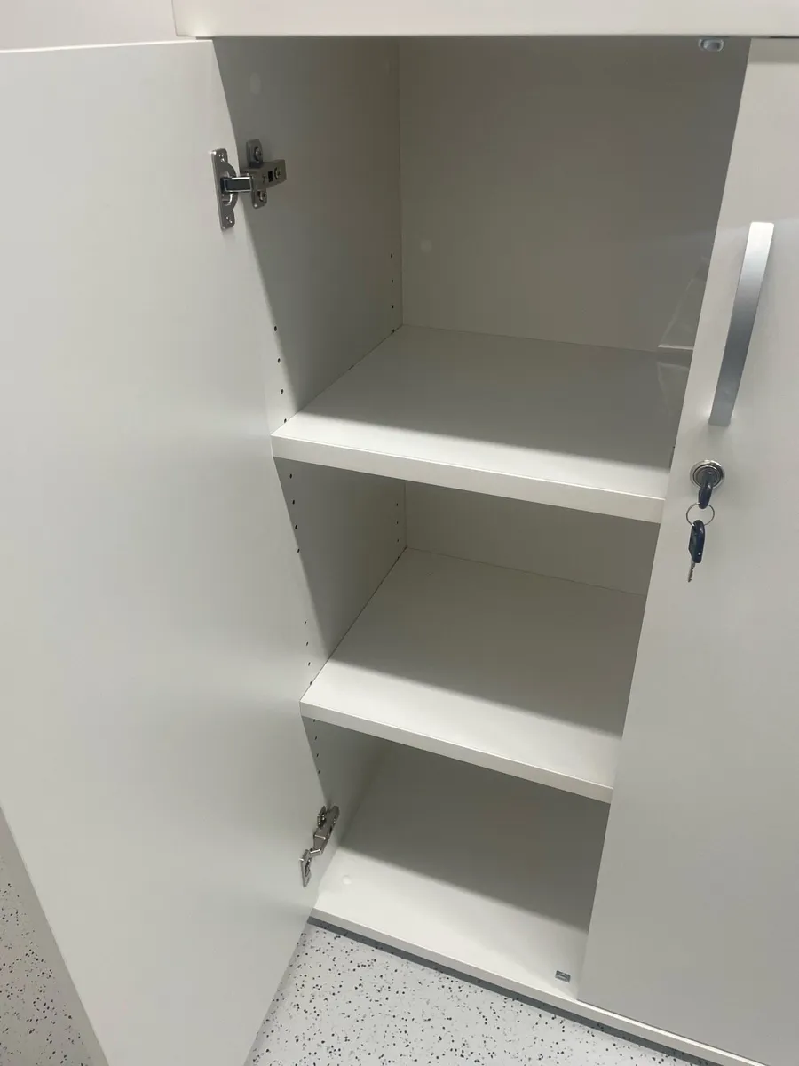 Cabinet - Image 3