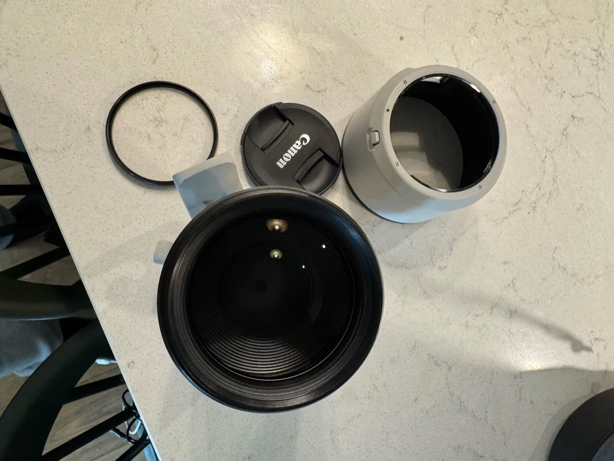 canon rf 70 - 200mm f2.8 lens like new - Image 1