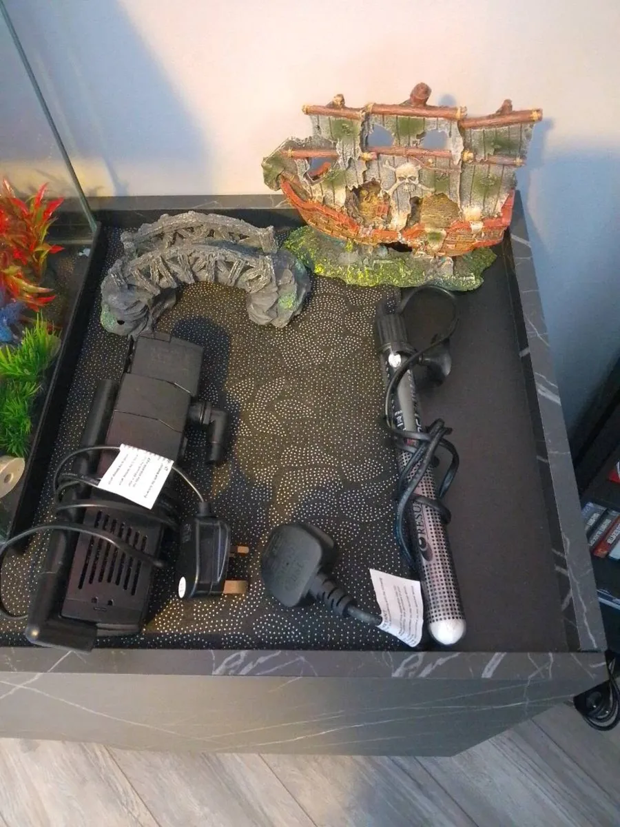 Fish tank - Image 2