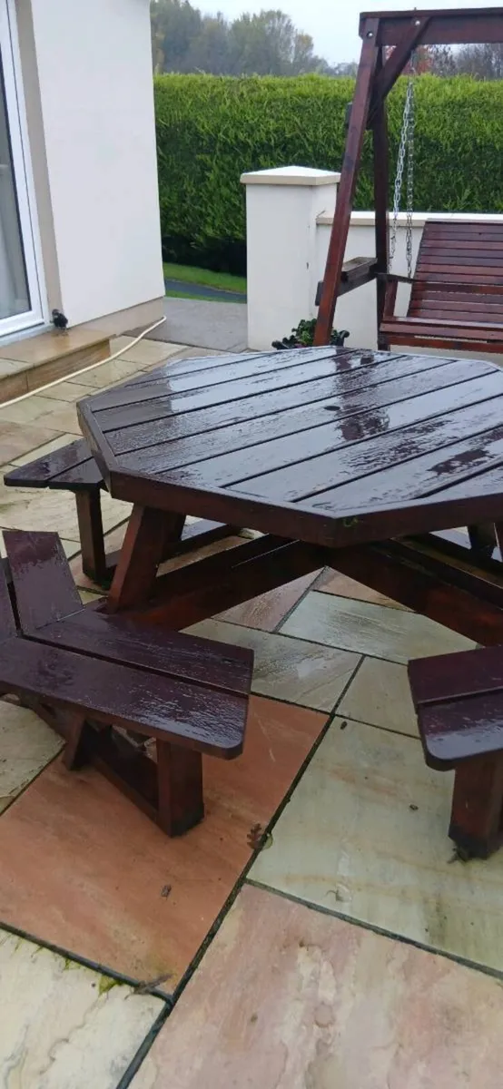 8 seater garden table - Image 1