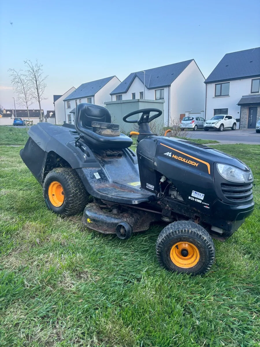 Ride on lawnmower twin cut - Image 3