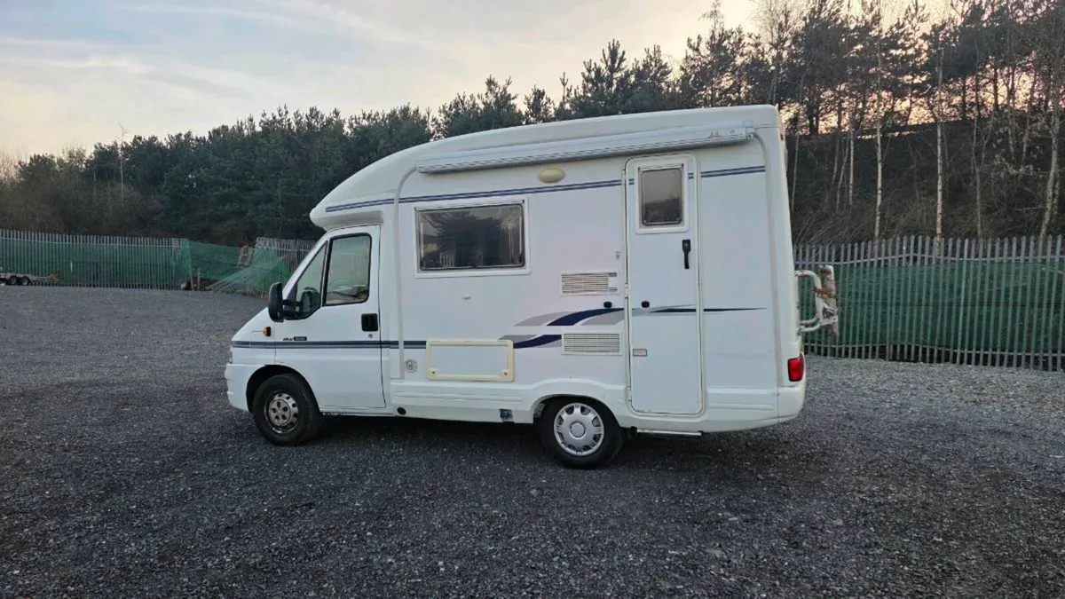 Autosleeper peugoet boxer NI motorhome - Image 4