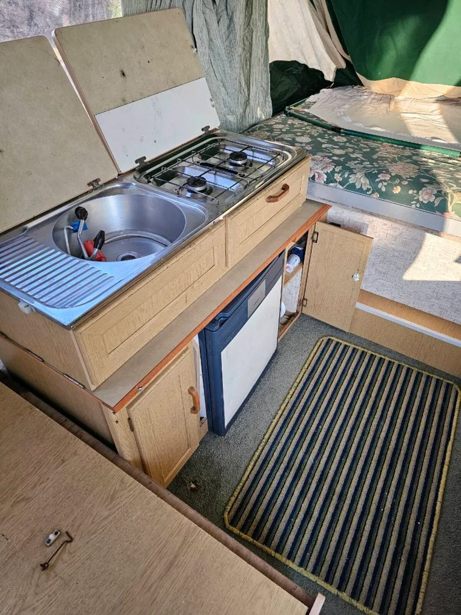 Trailer tent - Image 4