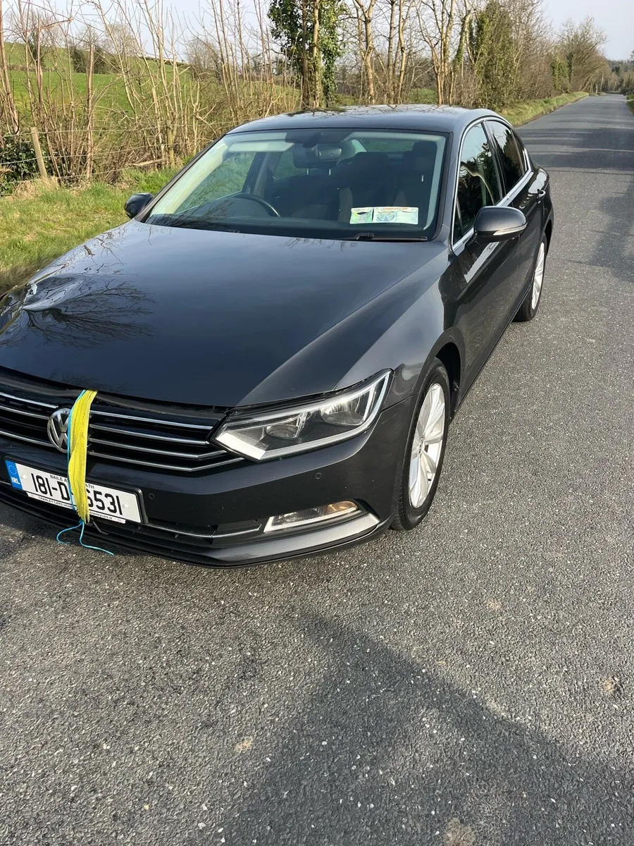 181 VW Passat Comfortline 1.6 Auto - Image 2