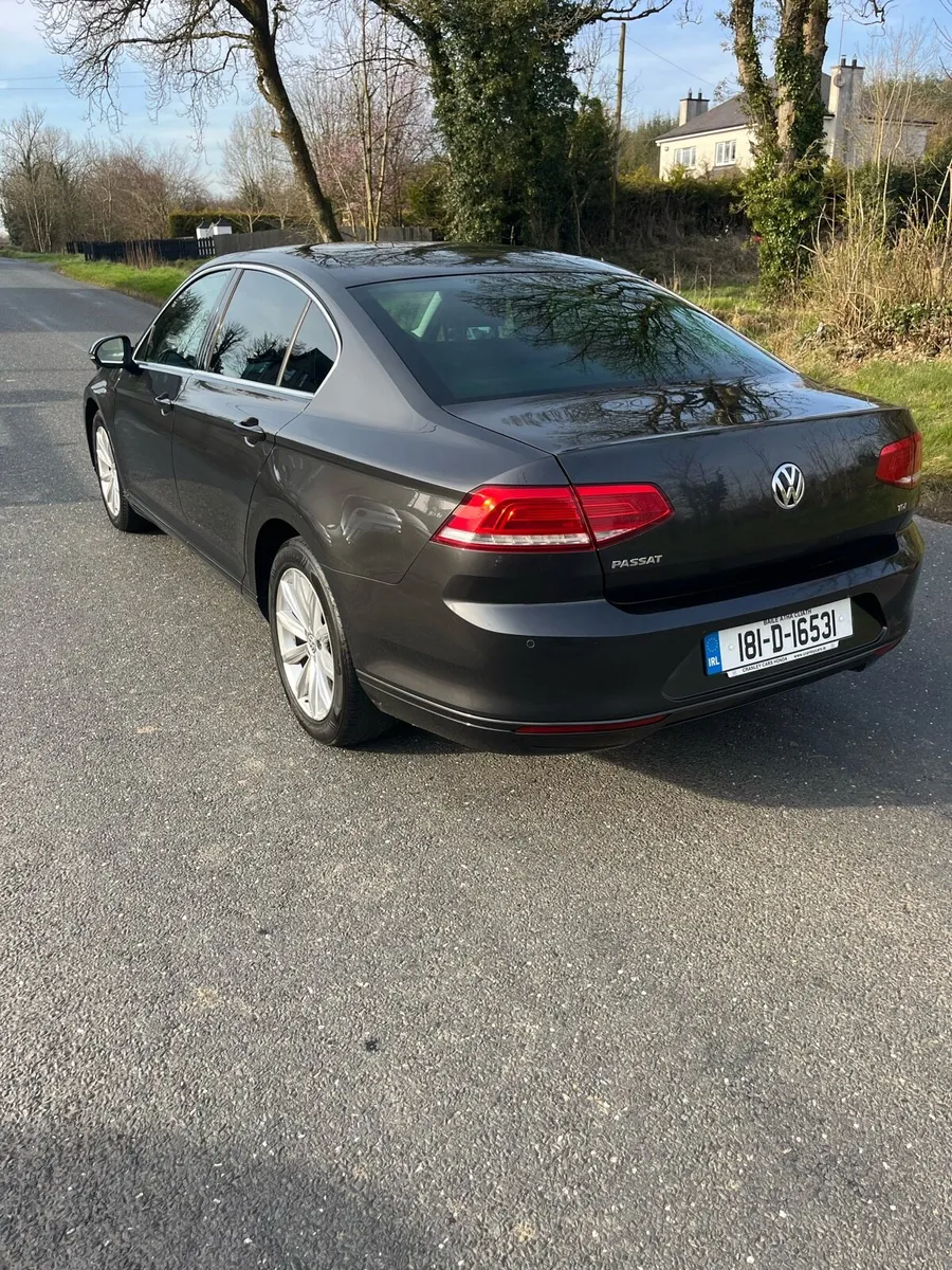 181 VW Passat Comfortline 1.6 Auto - Image 3