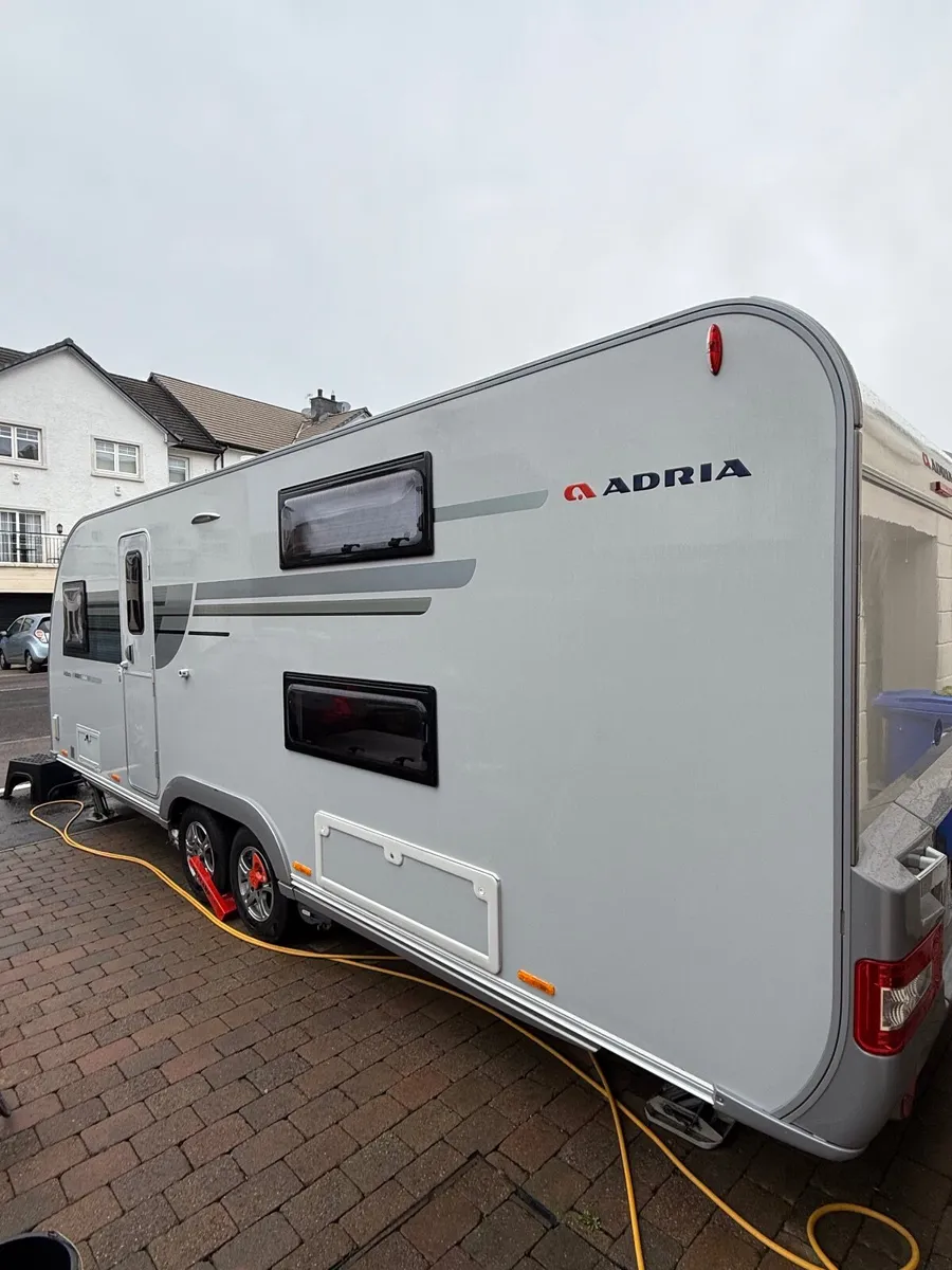 ADRIA ADORA 632DT SAVA  5 BERTH (BUNK BEDS X2) - Image 3