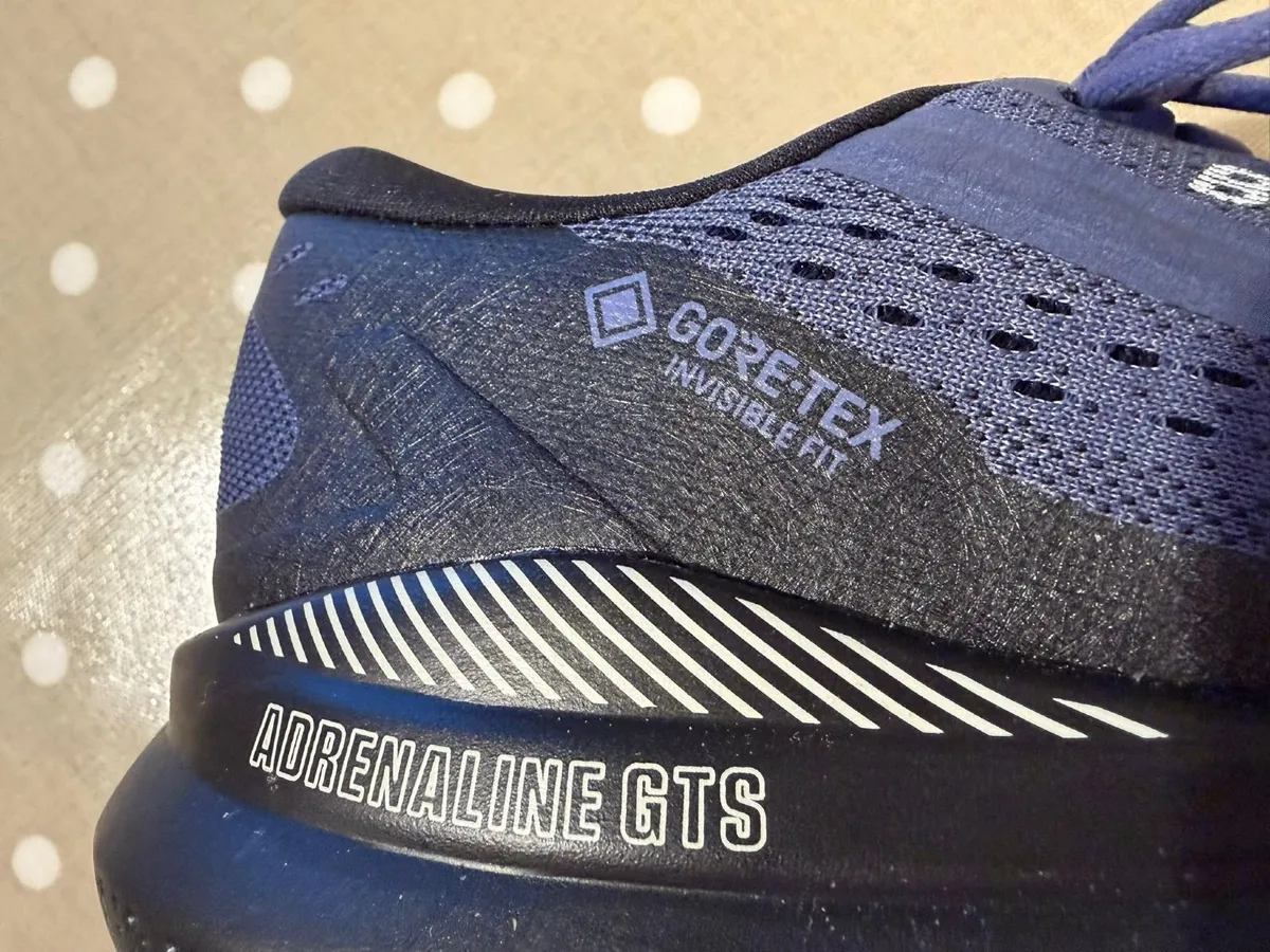 Running shoes  size 6.5uk - Image 3